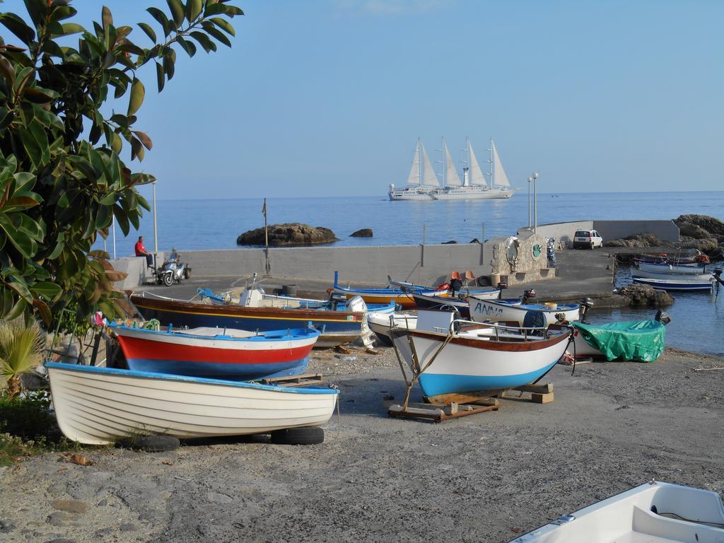 B&B Villa Accademia Giardini-Naxos Buitenkant foto