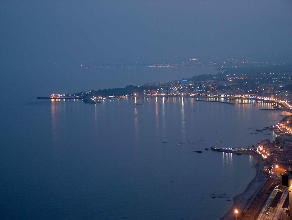 B&B Villa Accademia Giardini-Naxos Buitenkant foto